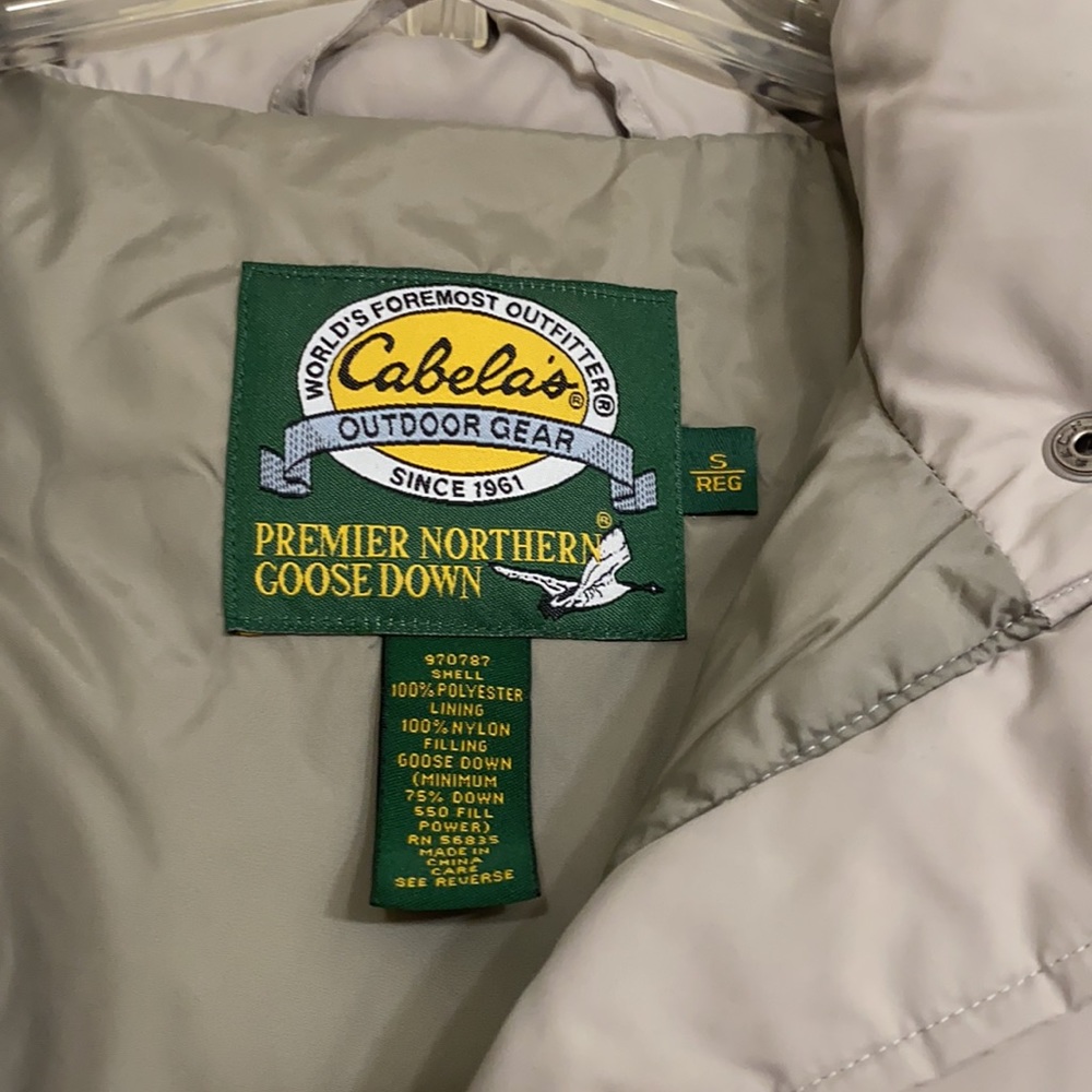 Beautiful Cabelas Jacket Size Medium - image 2